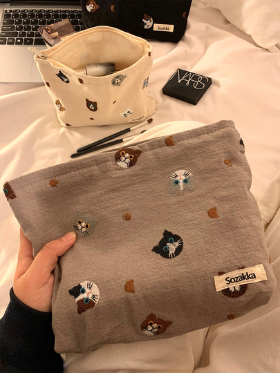 可爱猫咪化妆包女便携式大容量2025新款护肤品洗漱包旅行收纳袋小