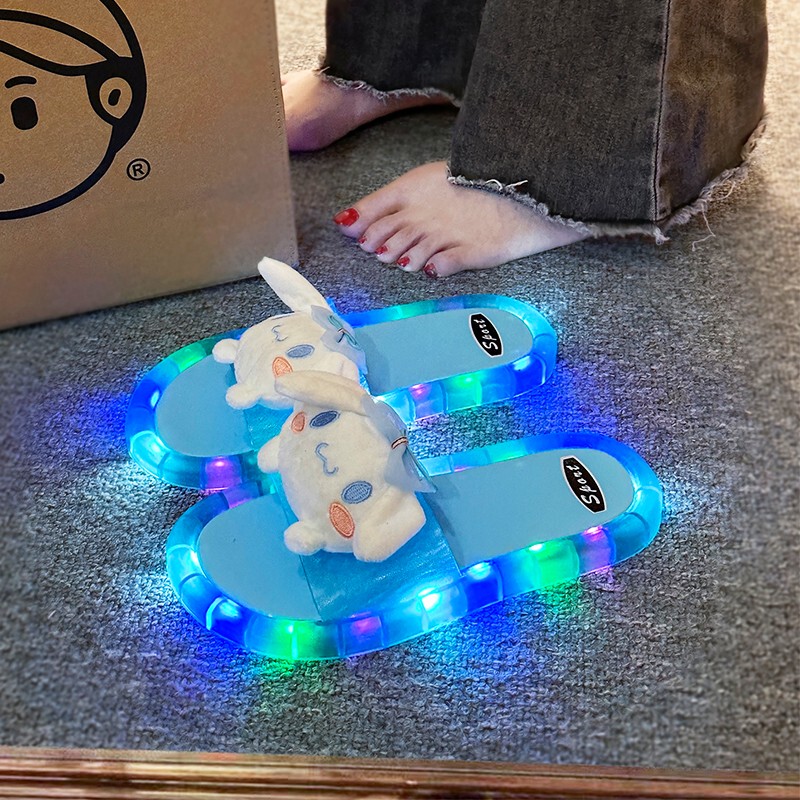 Internet Celebrity Crystal Light-Up Slippers for Women, Adult Flashing Sandals for Summer, Outdoor Wear, Girls' Sandals with Lights, Creative and Quirky
