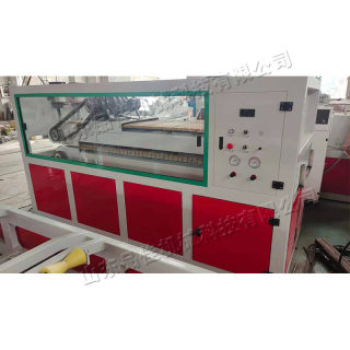 PVC plastic pipe plate tractor, crawler wall panel buckle plate extraction machine, plastic plate auxiliary extraction machine