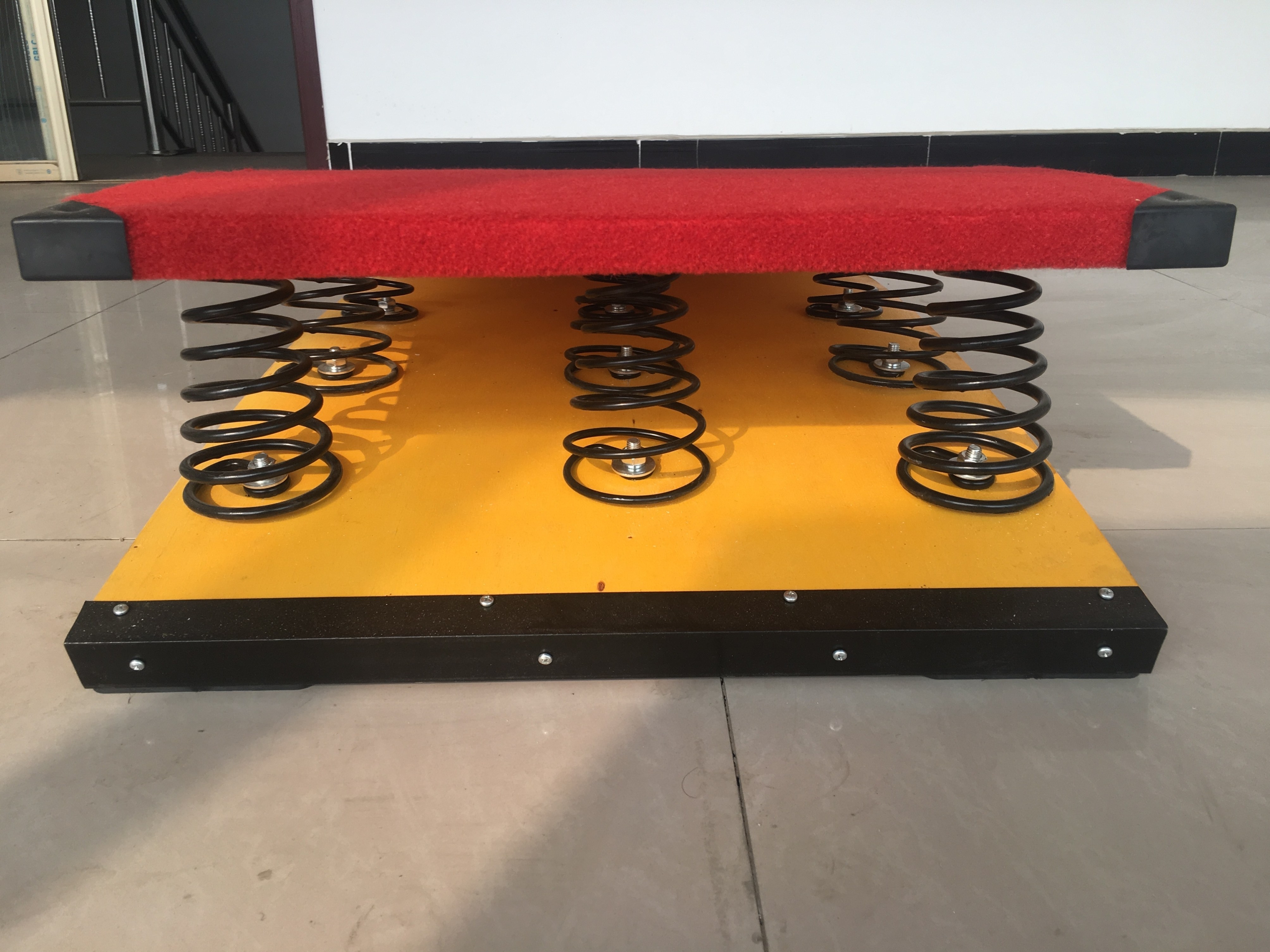 Spring assisted jumping board jumping horse elastic gangplank track and field jump far spring pedal children gymnastic help springboard-Taobao