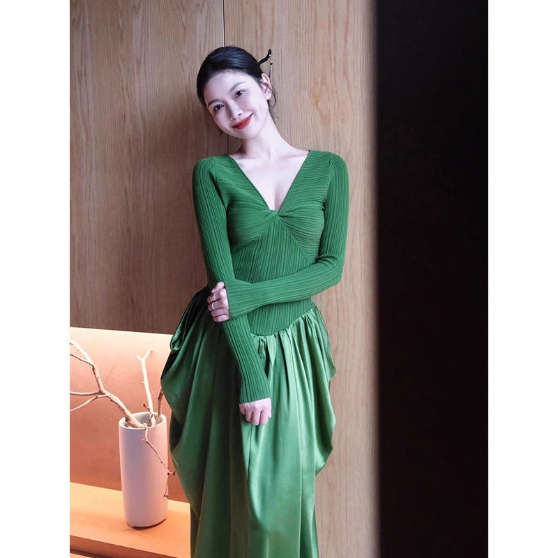 New Chinese-Style Retro V-Neck Green Patchwork Dress, Elegant Lady's Dress That Hides the Figure and Makes You Look Slimmer, Long Gown
