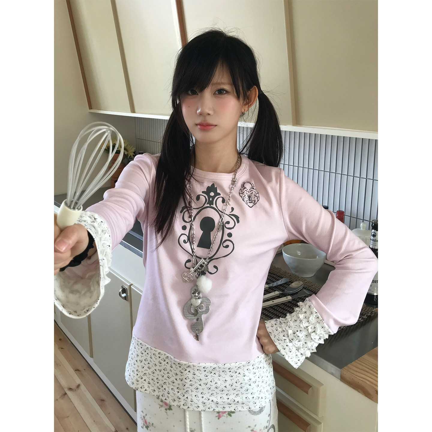เสื้อผ้าเย็บปะลายดอกไม้ ลายจุด พร้อมรูร้อยกุญแจ ลายเถาองุ่น ของ 1Moresheep ทำจากผ้าเทียม สองชิ้น ประดับชายเสื้อและปลายแขน งานฝีมือเนื้อผ้าหนักแน่นสไตล์วินเทจ
