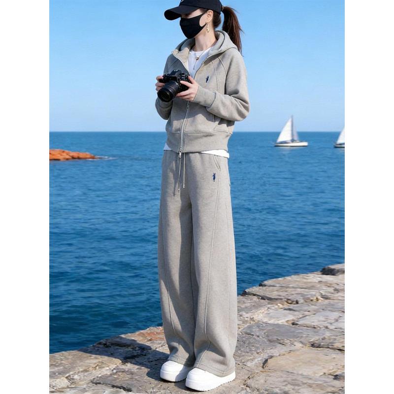 European Casual Sportswear Set for Women, Spring and Autumn Outfit, a Complete Set of Fashionable and Stylish Hooded Sweatshirt and Wide-Leg Pants Two-Piece Set