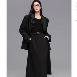 小野和子黑色西装半身裙长款