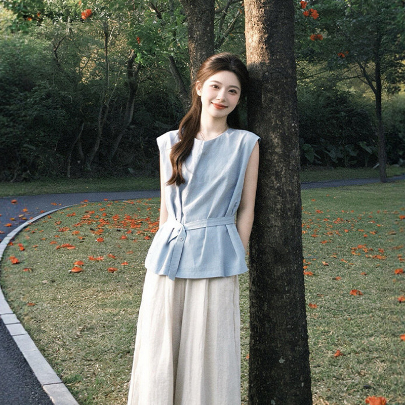 High-End and Elegant Blue Sleeveless Shirt for Women, New Summer Style, Slimming, Tie-Up, Gentle Style, Waist-Cinching, Super Pretty Top