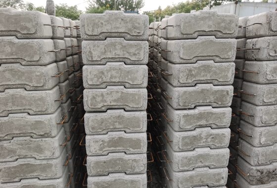 Yunnan Kunming Counterweight Block Cement Pressure Weight Block Hanging Basket Weight Block Concrete Stage Booth Truss Counterweight Block