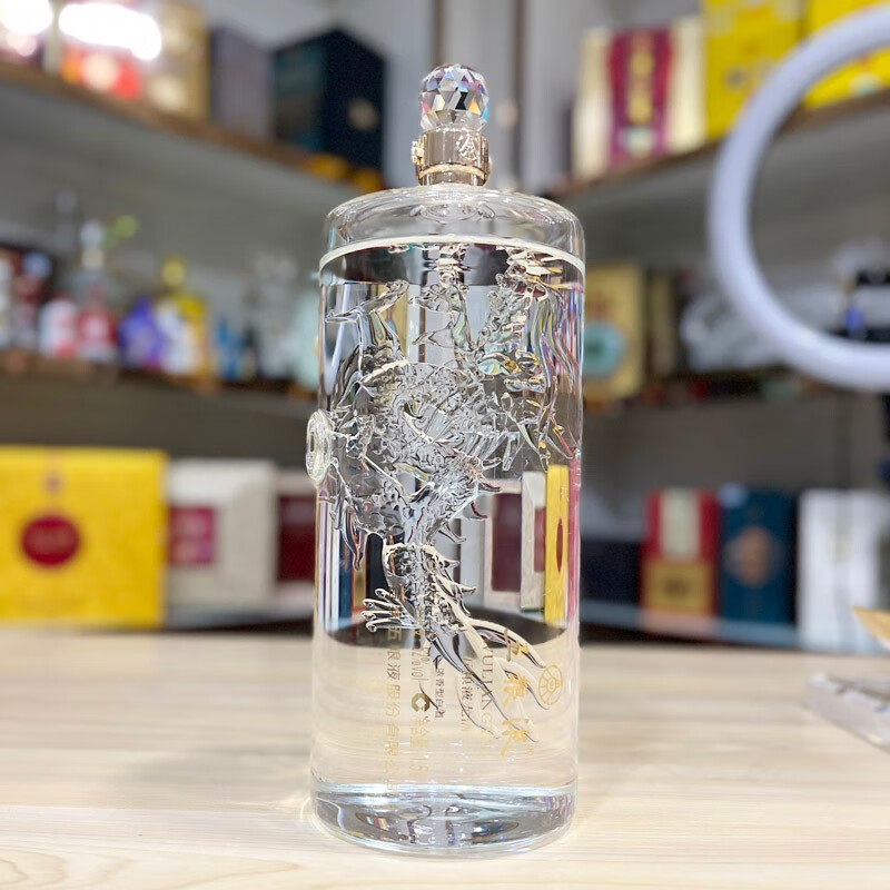 限量发售】五粮液龙年生肖酒纪念酒52度浓香型白酒1.5L带证书-淘宝网