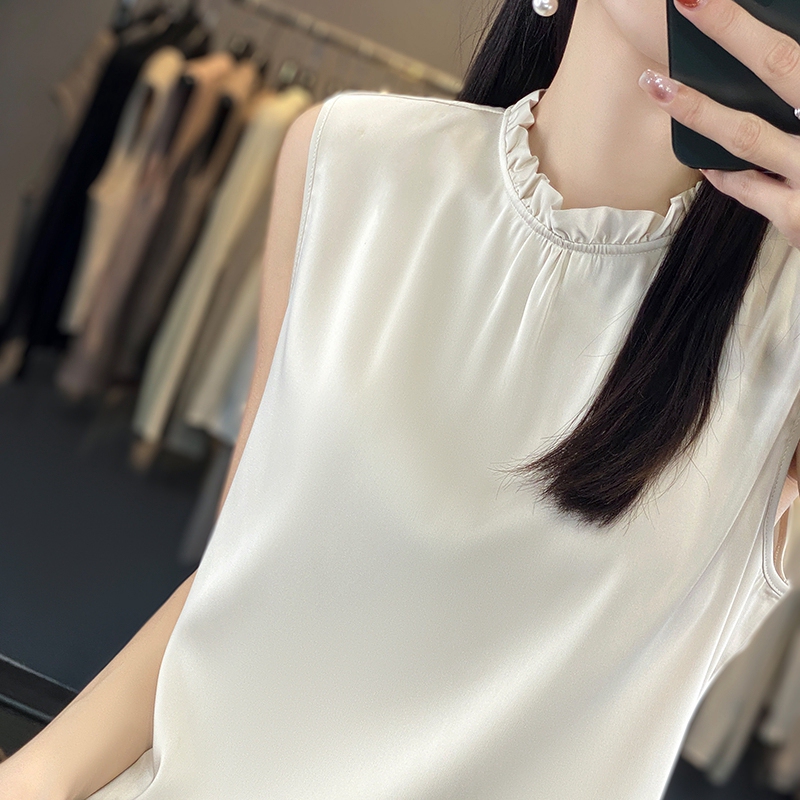 2025 Black and White Silk Sleeveless Vest for Women, Short-Sleeved Summer New Unique and Chic Top for Women