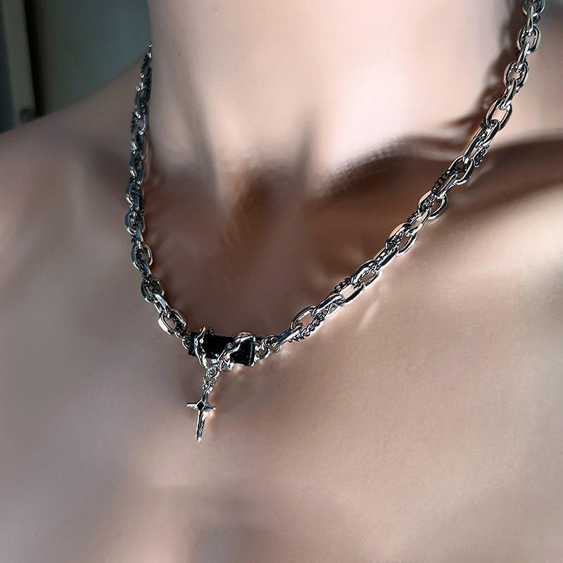 Men's Trendy Niche Design Necklace with a High-End Feel, Hip-Hop Style, Layered and Wrap-Around, Cool and Versatile, High Street Clavicle Chain Pendant Accessory