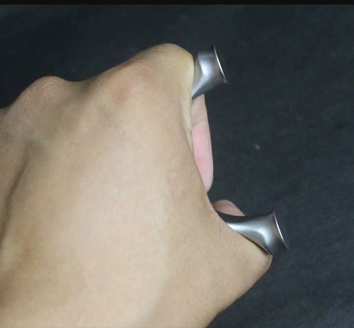 440c из нержавеющей стали из нержавеющей стали алюминиевая ручка король летающий тигр плоская кожа Slingshot Охота на охоту со конкурентоспособным куриным королем зажимает вокруг головы летающий тигр