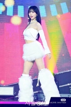 2024 new womens group aespa jazz dance same style singing clothes student group performance white furry dance clothes