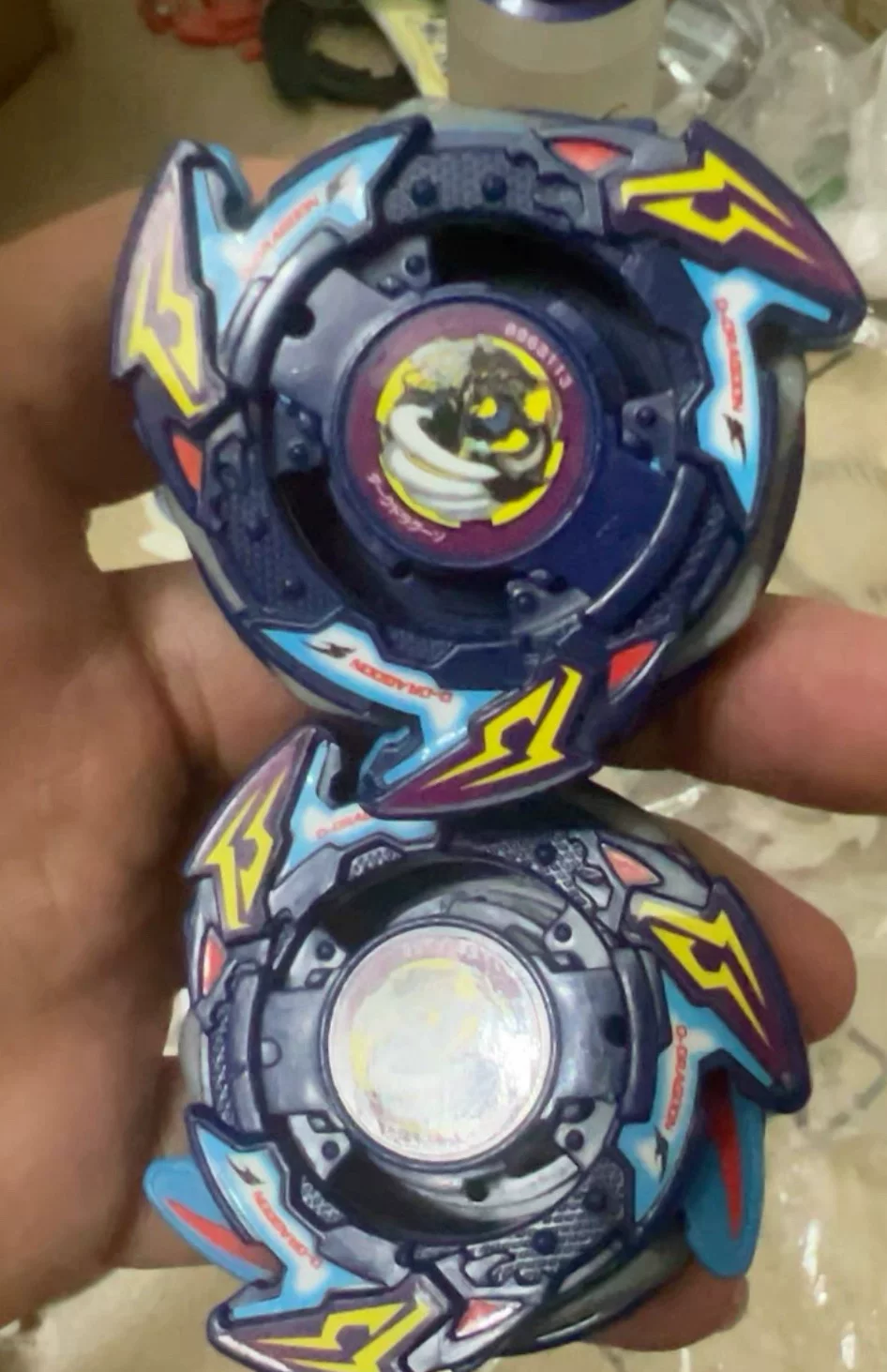 Юла-игрушка Takara Tomy, японская боевая версия, набор цветных персонажей