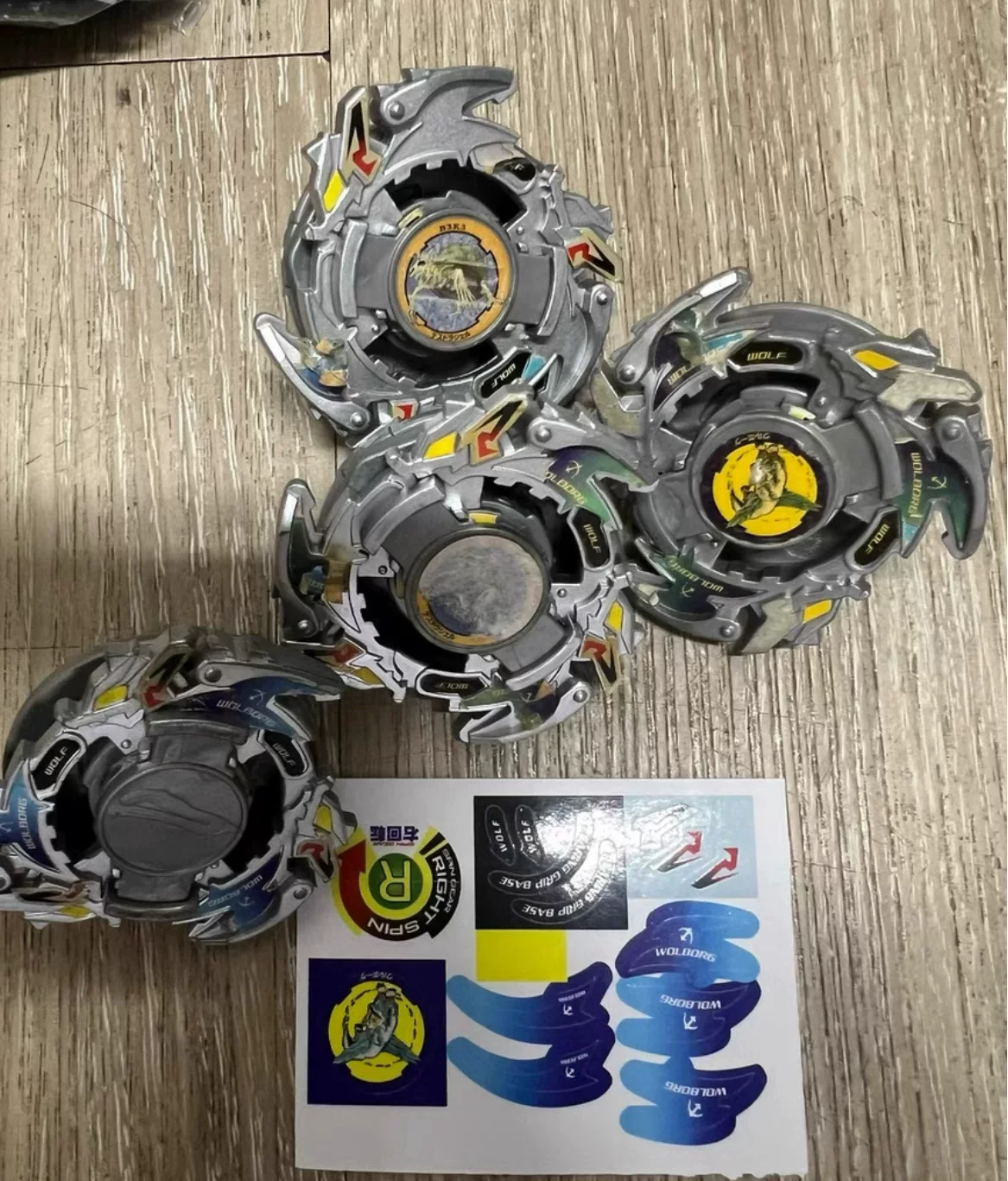Юла-игрушка Takara Tomy, японская боевая версия, набор цветных персонажей