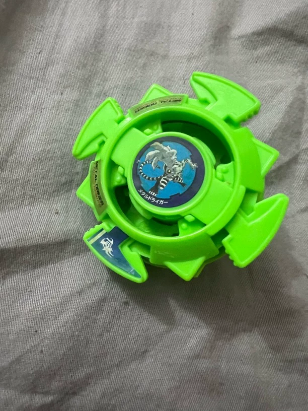 Юла-игрушка Takara Tomy, японская боевая версия, набор цветных персонажей