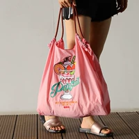 Розовое мороженое большое