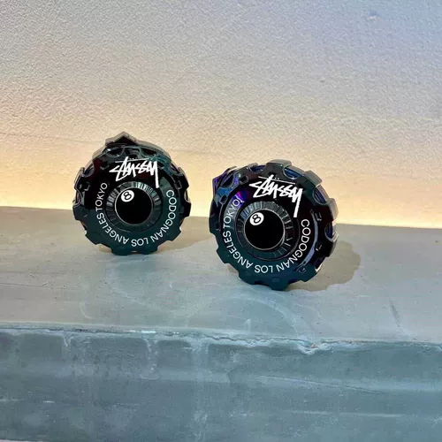 Креативный крутящийся волчок, защитная ветрозащитная надувная неоновая зажигалка для друга, мигающий свет