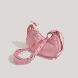 Ургская сумка для подмышки мини-мотоциклетная сумка 2025 Новая заклепка для кисточки с тремя в одном полумесяце складывает одно плечо.