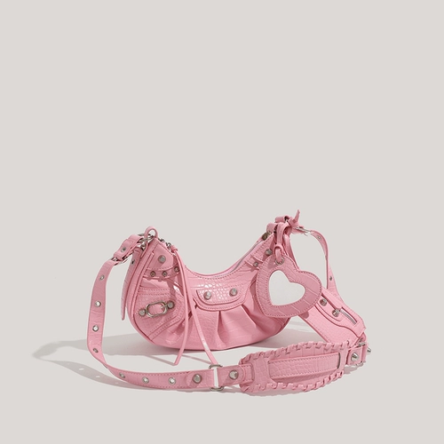 Ургская сумка для подмышки мини-мотоциклетная сумка 2025 Новая заклепка для кисточки с тремя в одном полумесяце складывает одно плечо.