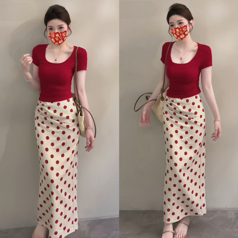 Very Beautiful Summer Outfit 2026 New Korean Style Fashionable Sweet Short-Sleeved T-Shirt Polka Dot Skirt Two-Piece Set
