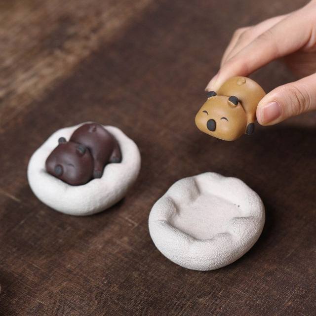 Yixing Zisha Tea Pet Capibala Ornament Handmade Cute Little Panda Creative Tea Play Tea Set Accessories Ceramic