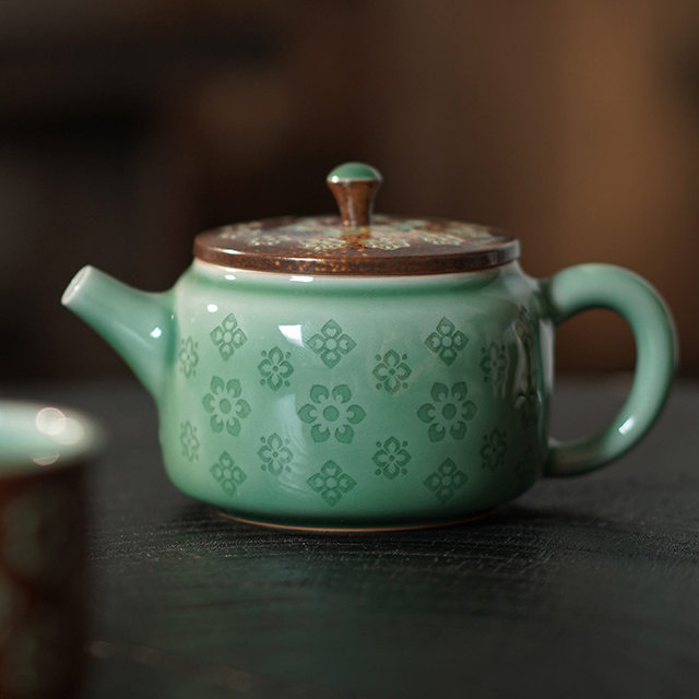 Dunhuang Fengbaoxianghua teapot single pot tea water separation household ceramic Kung Fu tea set 2026 new style