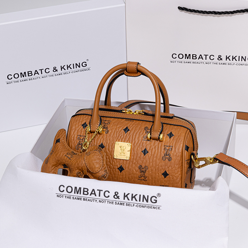 Combatc&Kking Gift Bag Light Luxury 2026 New Boston Pillow Bag Single Shoulder Crossbody Bag for Women