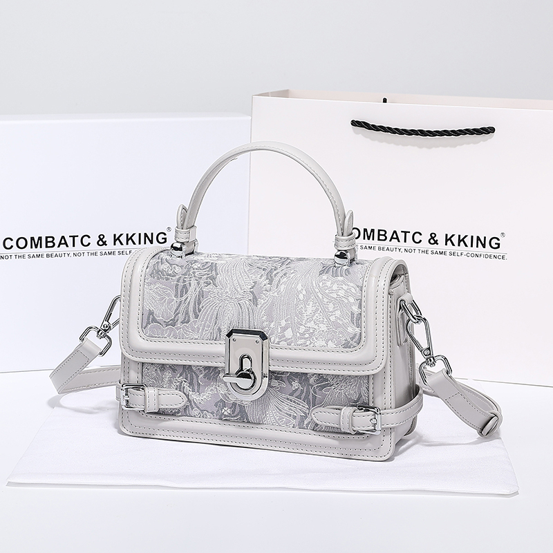 Combatc&Kking Girls' Birthday Gift for Girlfriend, Bag for Women, 2026 New Style Light Luxury Handbag