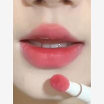 So tender that you are speechless. Creamy Hair Ball Air Cushion Lip Cream Matte Velvet Mist Lip Glaze long-lasting non-fading and whitening.