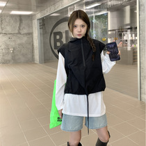 Outdoor mountain style hooded two-wear vest jacket 2024 autumn drawstring hem loose pullover layered vest for women