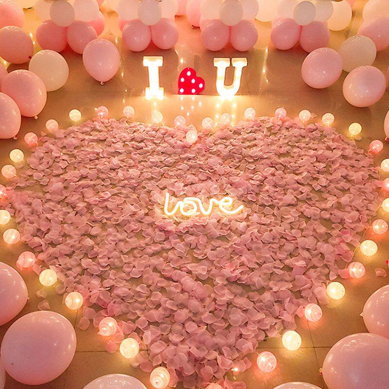 Emulation Petal Fake Petals Rose Suitors Wedding Tables White Hands Sprinklers Decorate Wedding Wedding Wedding House Romantic Room Arrangement-Taobao