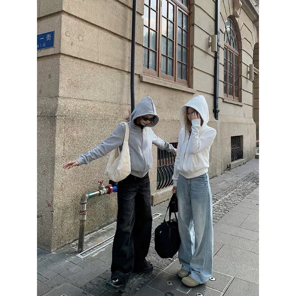 Товары от 每日热卖精选店