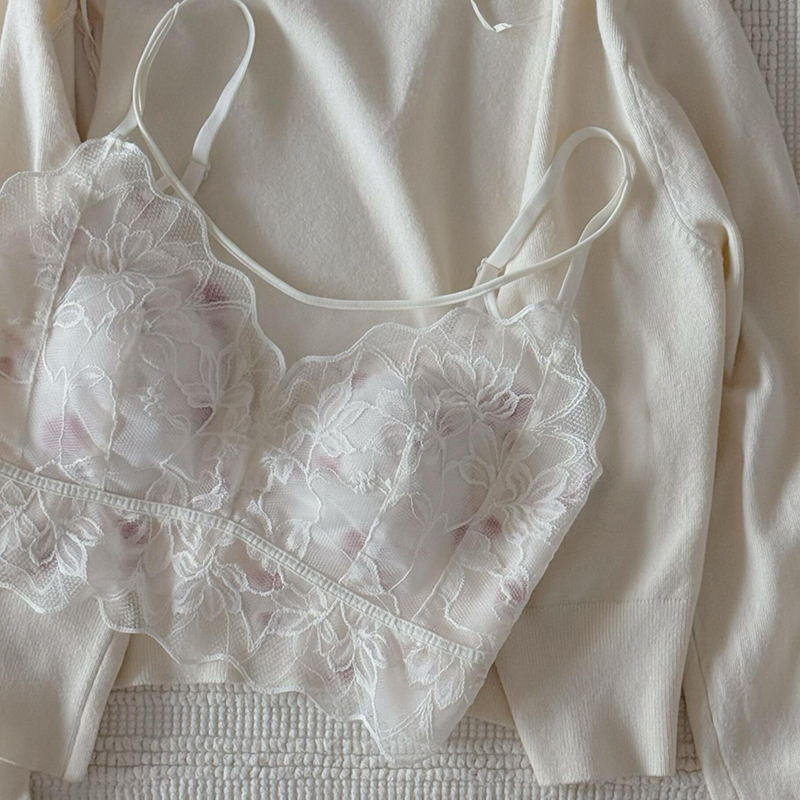 Lace Backless Bra with Integrated Thin Bunny Ear Cups, Sexy Strapless Top, Minimizes Large Bust, Anti-Exposure Vest-Style Lingerie for Women