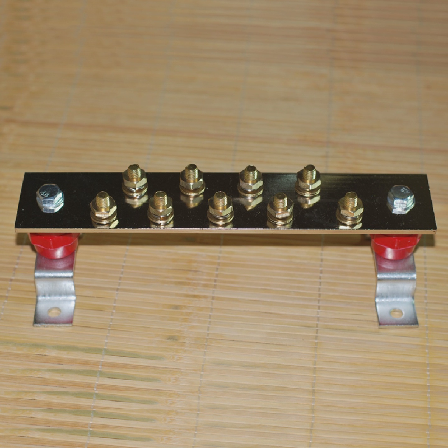 电力系统中的“隐形卫士”：接地绝缘子与防静电设计