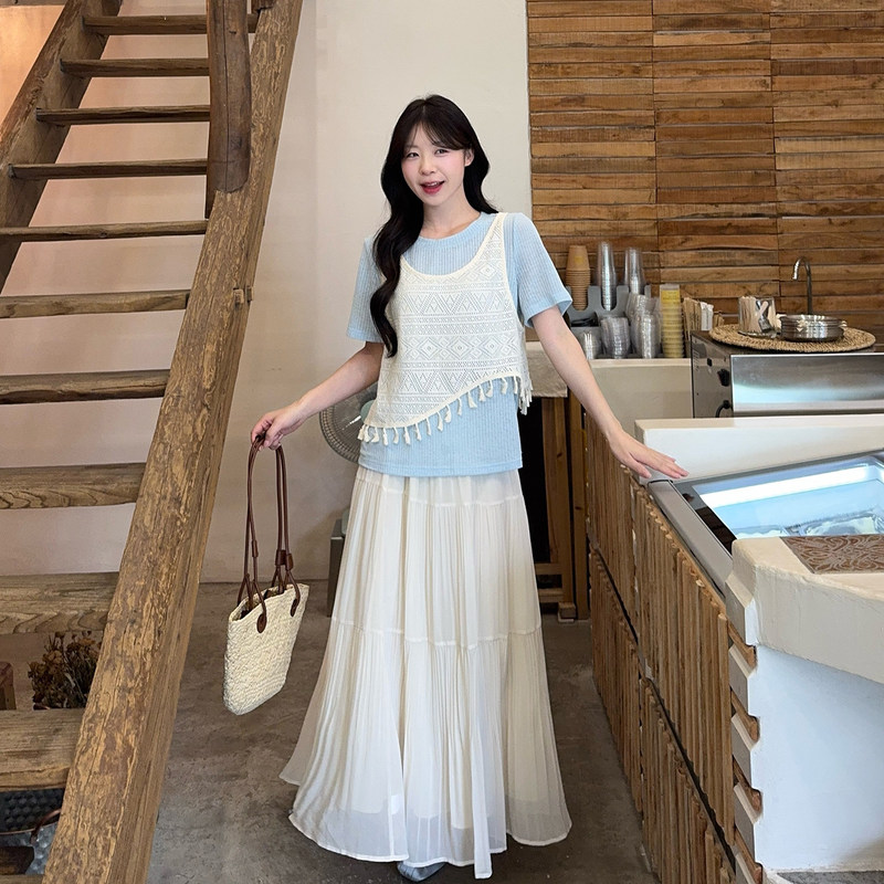Korean Style Artistic Plus-Size T-Shirt and White Skirt Set for Women, Summer Outfit for Chubby and Petite Figures, Slimming Effect, Complete Set Korean Style Artistic Plus-Size T-Shirt and White Skirt Set for Women, Summer Outfit for Chubby and Petite Figures, Slimming Effect, Complete Set