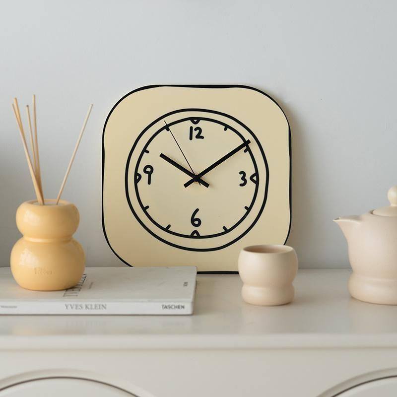 Cream-Colored Modern Minimalist Acrylic Clock, Wall-Mountable Design, Silent Clock for Living Room, Creative and Playful Desktop Ornament
