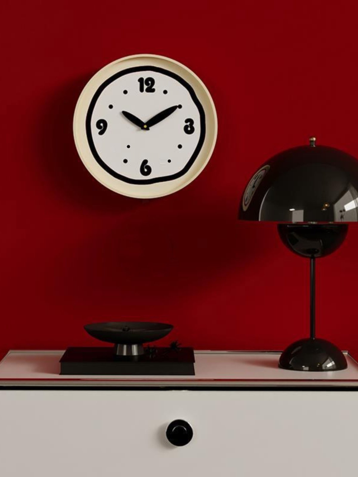 Cream Style ins Wall Clock, Minimalist Butter Yellow, Cute Nordic Silent Fashion, Simple and Unique Color-Blocking Home Clock