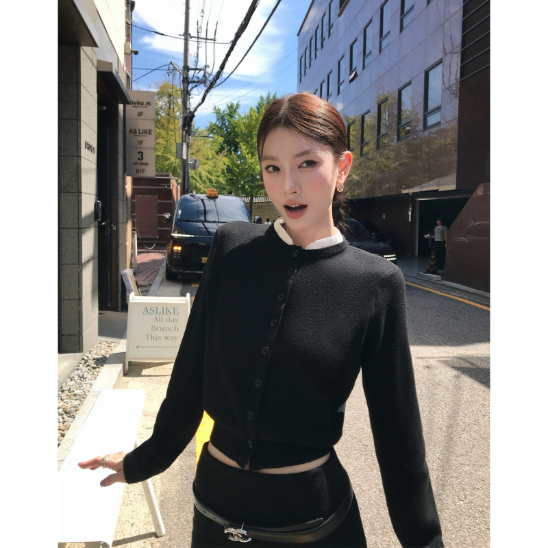 Hamyiho Black Miu Style Round Neck Knitted Cardigan for Women, Autumn and Winter Fake Two-Piece Korean Style Sweater Short Coat Top Hamyiho Black Miu Style Round Neck Knitted Cardigan for Women, Autumn and Winter Fake Two-Piece Korean Style Sweater Short Coat Top
