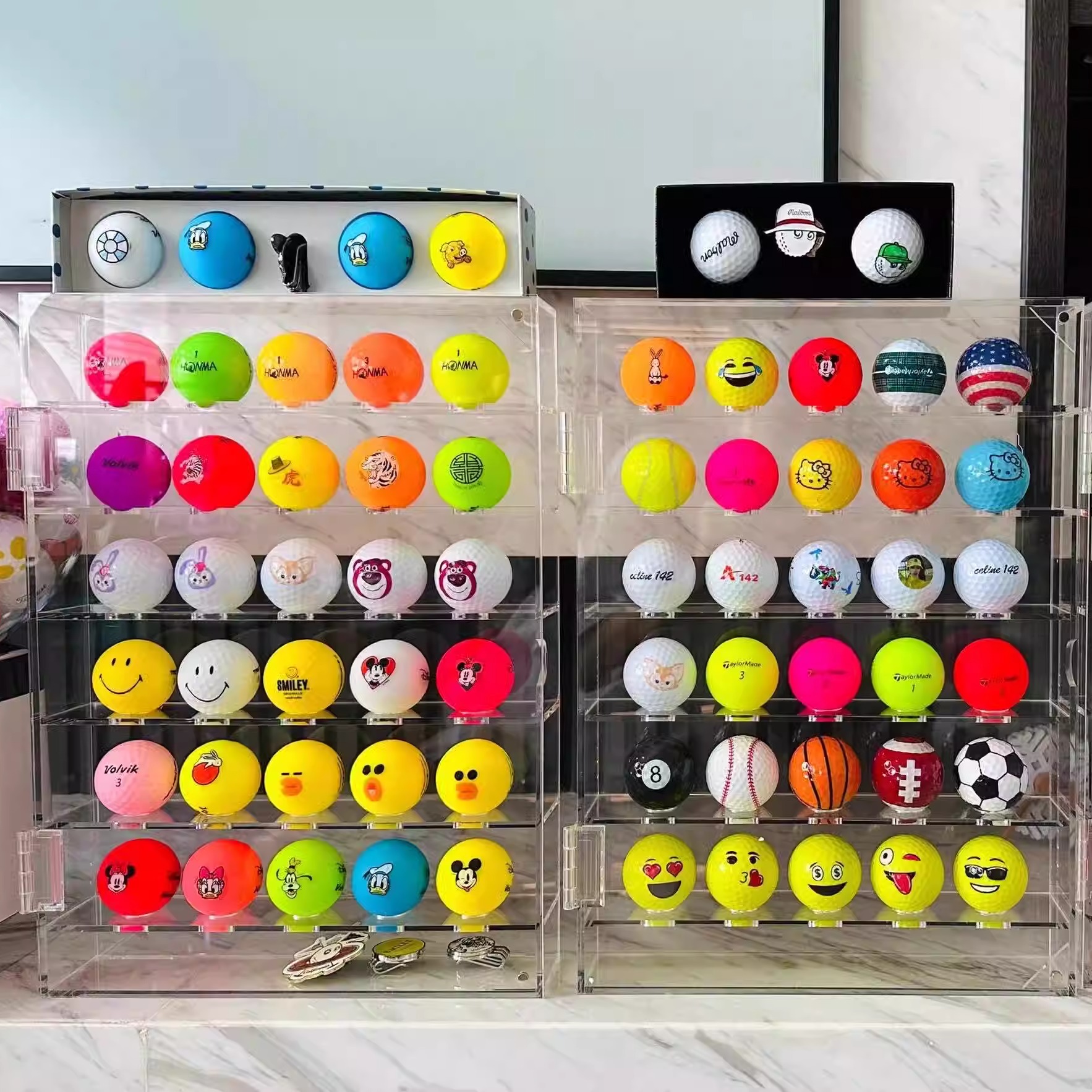 ゴルフボールディスプレイラック高透明アクリル30ボールディスプレイコレクションキャビネットドア付き壁掛け野球収納ボックス