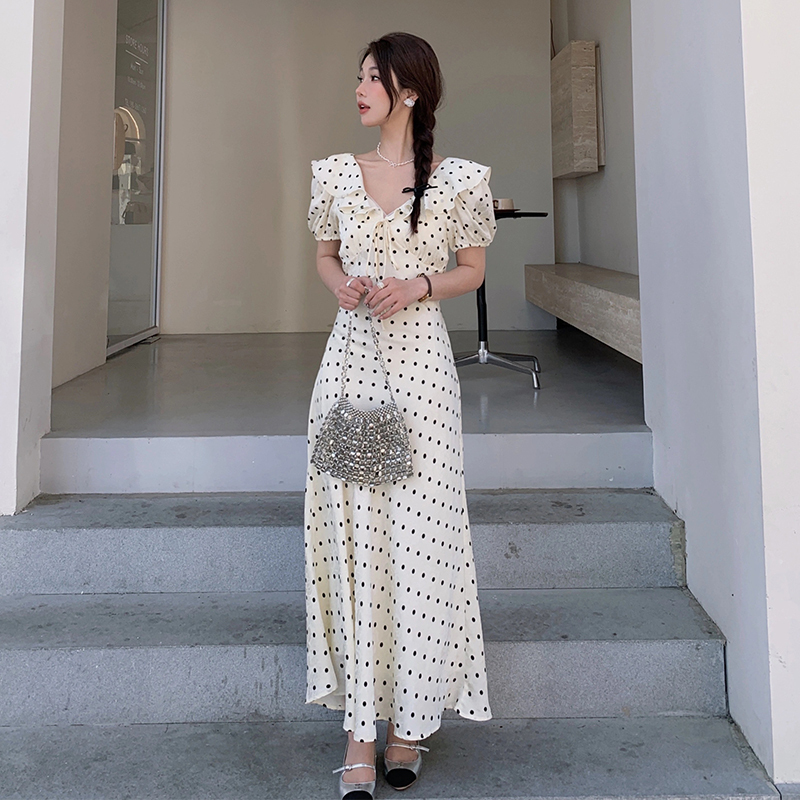 French-Style White Polka Dot Vintage Dress for Women, 2026 New Summer Model, Particularly Beautiful, Waist-Cinching, Elegant, Suitable for Seaside Vacations