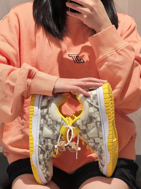 Original niche disruptive style thick tongue yellow bread shoes men's casual sports shoes plaid low-top trendy sneakers