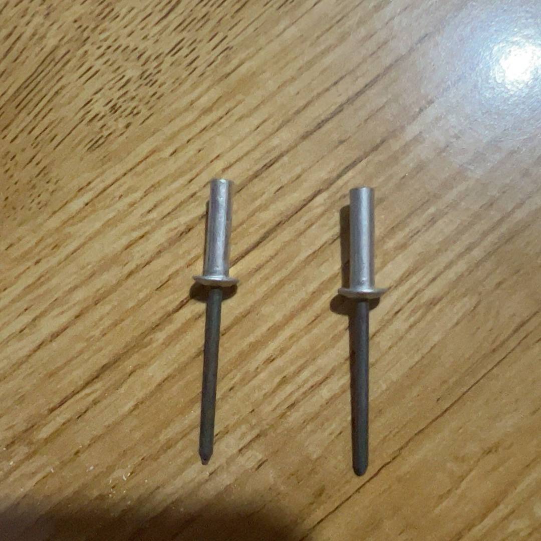 平头滚花实心铆钉：连接电子设备的隐形英雄