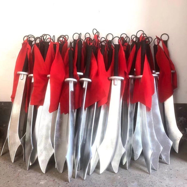 Wooden Film and Television Props, Red Army Broadsword, Eighth Route Army Broadsword, Stage Props, Red Women's Army Children's Toy, Small Wooden Sword