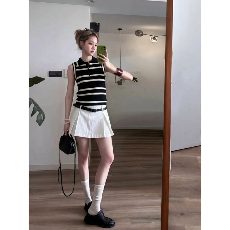 Black Striped Polo Shirt Knitted Vest for Women Summer Outerwear 2026 New Style High-End Design Gorgeous Sleeveless Top Black Striped Polo Shirt Knitted Vest for Women Summer Outerwear 2026 New Style High-End Design Gorgeous Sleeveless Top