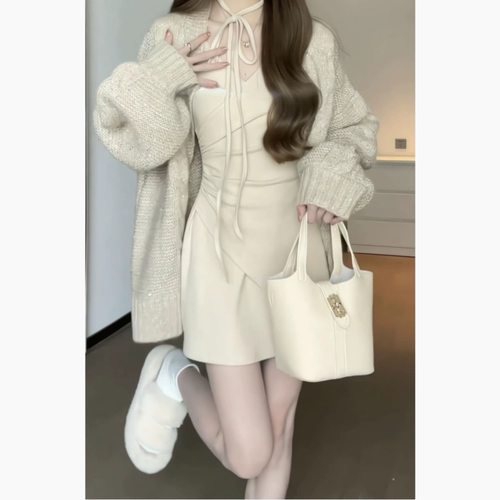 Дизайнерская осенняя мини-юбка, приталенный корсет, мегафон, платье, тренд сезона, V-образный вырез