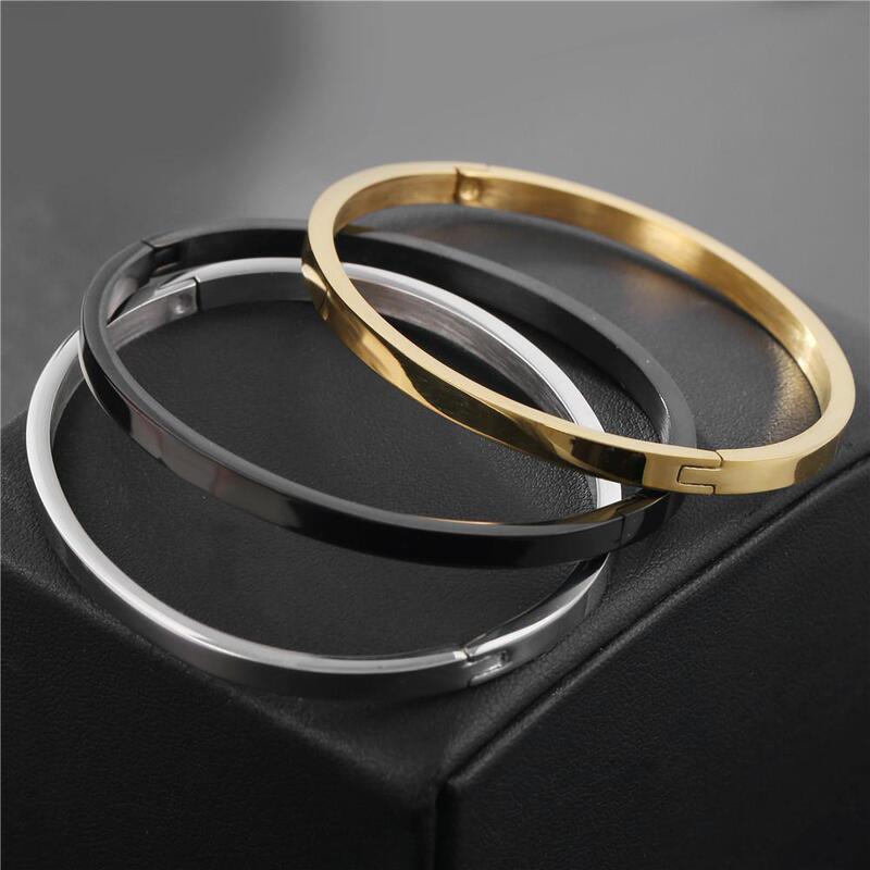 In-Stock Simple Smooth Bracelet for Men, Popular in Europe and America, Stainless Steel Bracelet with Vacuum Plating That Won'T Fade In-Stock Simple Smooth Bracelet for Men, Popular in Europe and America, Stainless Steel Bracelet with Vacuum Plating That Won'T Fade