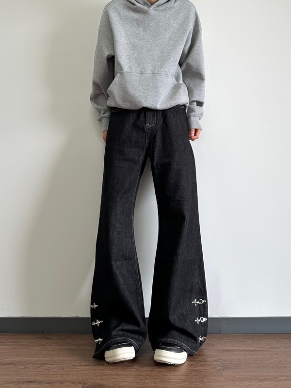 Yuanzw Niche High-End Airplane Buckle Jeans for Men and Women, New Flared Versatile Floor-Length Designer Pants Yuanzw Niche High-End Airplane Buckle Jeans for Men and Women, New Flared Versatile Floor-Length Designer Pants