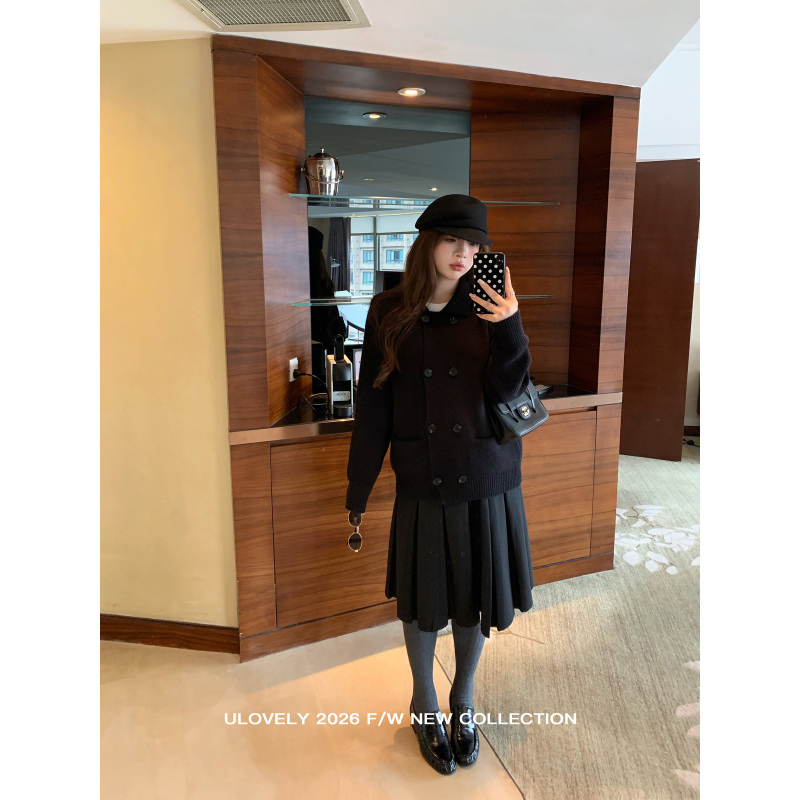 Ulovely Slightly Chubby Girl "Stay-At-Home Girl Is Here" Black Lapel Loose Double-Breasted Sweater for Women Ulovely Slightly Chubby Girl "Stay-At-Home Girl Is Here" Black Lapel Loose Double-Breasted Sweater for Women