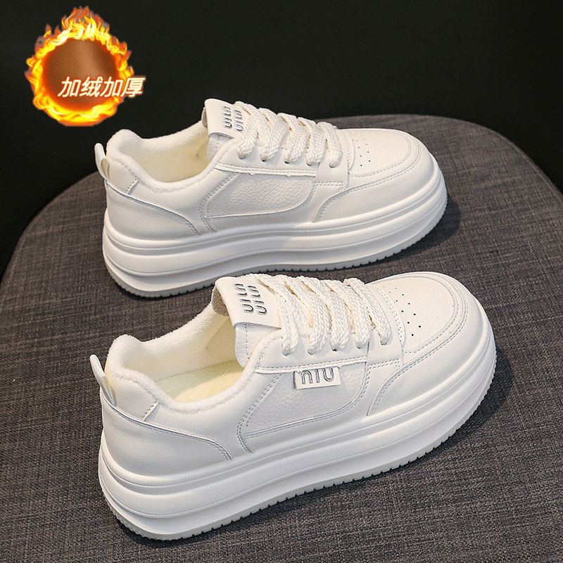 Тот же стиль, что и у Yang Mi, плюс бархатные белые туфли, новинка 2025 года, женские зимние универсальные кожаные кроссовки из двух видов хлопка, спортивная обувь размера 34