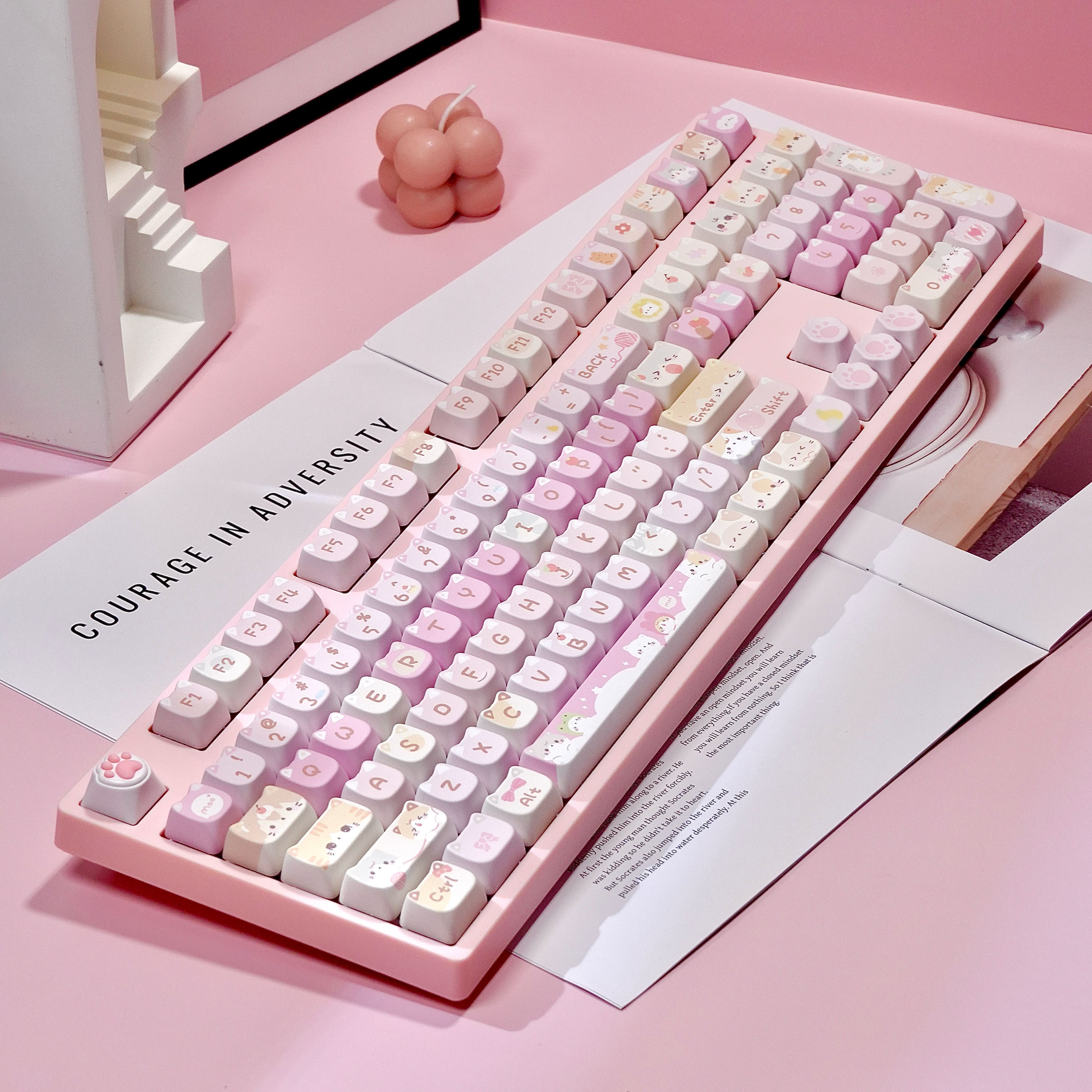 Maorbeng TK108 とピンクの 3 モード有線/2.4G/Bluetooth ホットスワップ可能なメカニカルキーボード