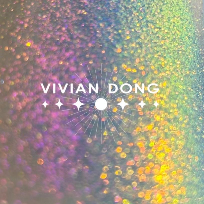 VIVIANDONG薇薇彩妆店的LOGO